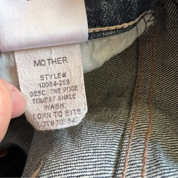 Mother Denim Distressed Shorts Size 27
I - Picture 13 of 14